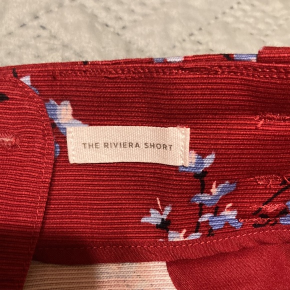 Red tie-waist floral shorts - Picture 3 of 7